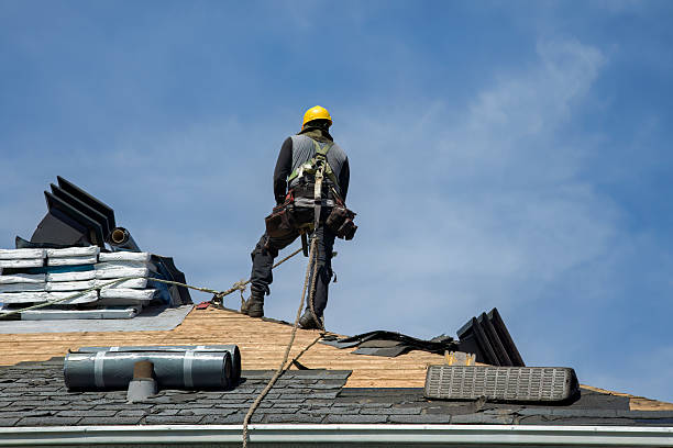 Professional Gutter Installation technician working in Farwell, TX